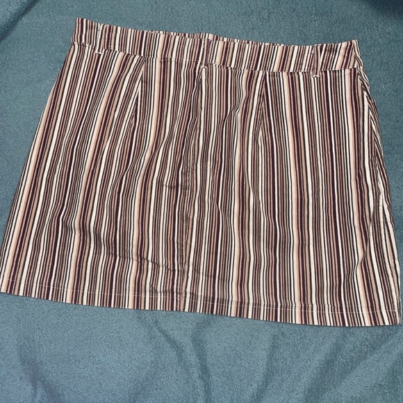 Forever 21 corduroy skirt - Picture 4 of 4